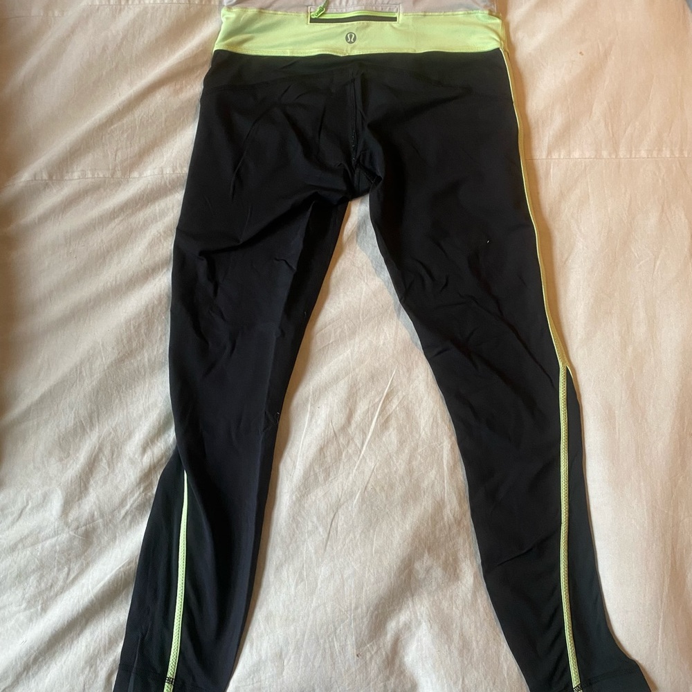 Lulu lemon size 4